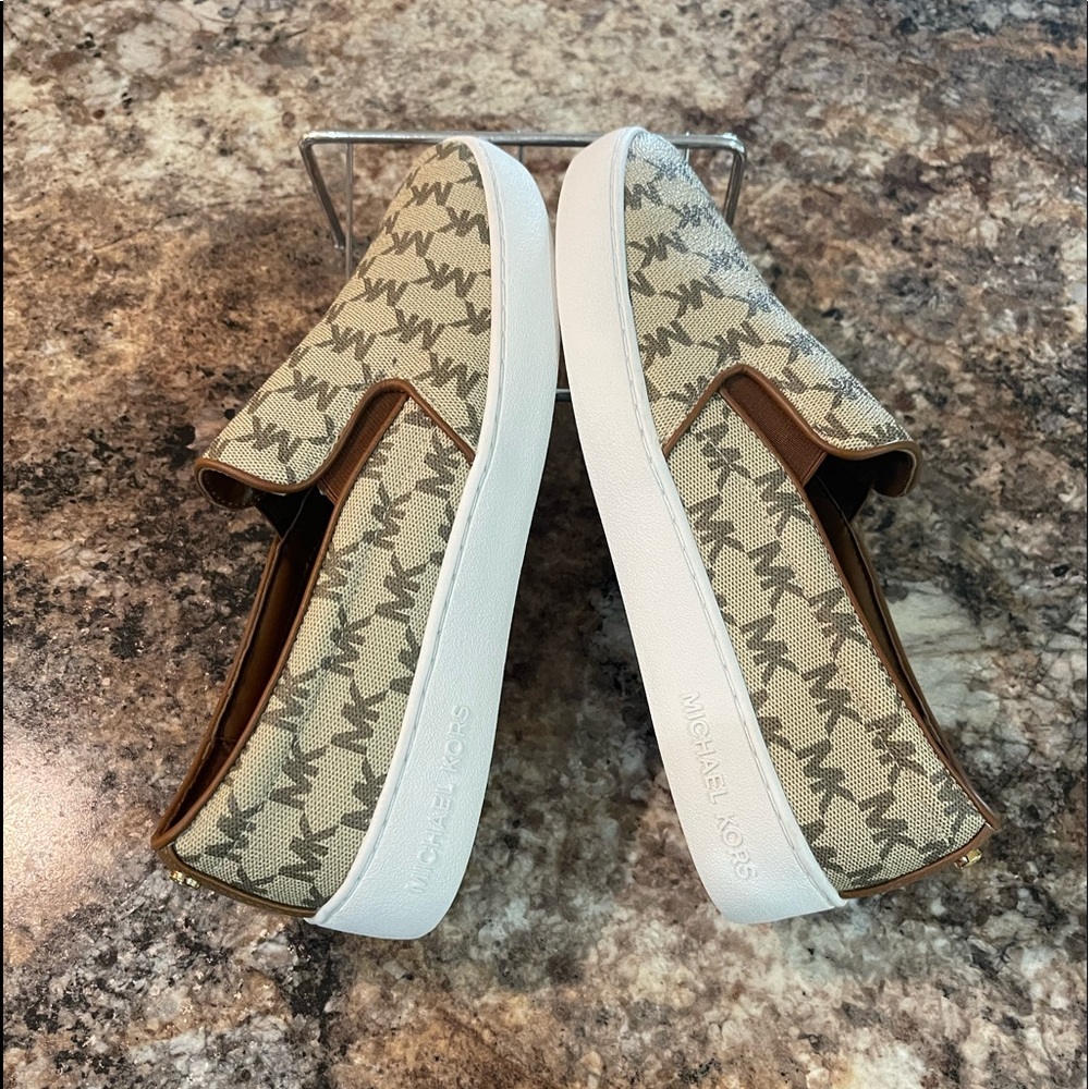 💕sold💕Michael Kors Slip On Sneakers - Picture 5 of 13